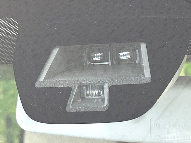 �y�X�Y�L ���[�_�[�u���[�L�T�|�[�g�z���s���ɑO���̎ԗ�����F�����A�Փ˂������Ȏ��͌x��ƃu���[�L�ŏՓˉ���Ɣ�Q�y�����A�V�X�g�B�����S�Ƀh���C�u�����y���݂��������܂��B