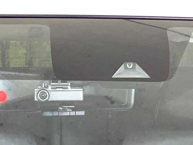 �y�G�}�[�W�F���V�[�u���[�L�z���s���ɑO���̎ԗ�����F�����A�Փ˂������Ȏ��͌x��ƃu���[�L�ŏՓˉ���Ɣ�Q�y�����A�V�X�g�B�����S�Ƀh���C�u�����y���݂��������܂��B