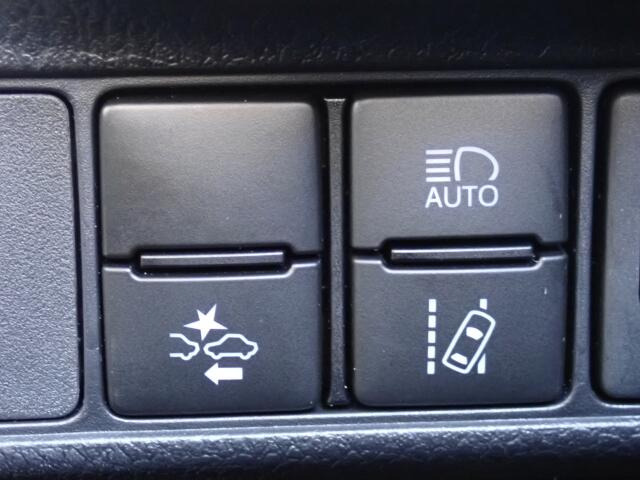 �Փˉ���y���u���[�L�A���s���ɑO���̎ԗ�����F�����A�Փ˂������Ȏ��͌x��ƃu���[�L�ŏՓˉ�����A�V�X�g�B�����S�Ƀh���C�u�����y���݂��������܂��B