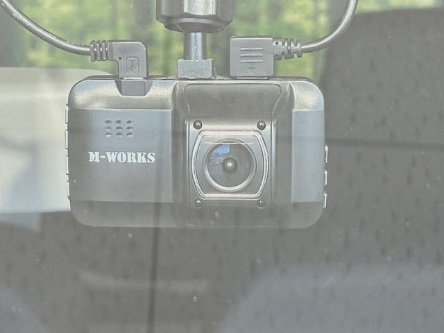 �y�h���C�u���R�[�_�[�z�h���C�u���R�[�_�[����!���s���͂������A������^�]�⎖�̂ɑ��������ہA�f���ŋL�^���A����̃��X�N�ɔ����܂��B���L�^�pSD�J�[�h�͂��q�l�����g�ł��������������K�v������܂��B