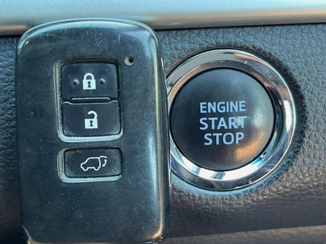 �y�X�}�[�g�L�[�z�J�o����|�P�b�g�ɓ��ꂽ�܂܂ł��h�A�̎{���E�������\�ȃX�}�[�g�L�[�𑕔��B�G���W���̃I���E�I�t�����J�M�����o���K�v����������Ƃ��Ă��֗��ł���