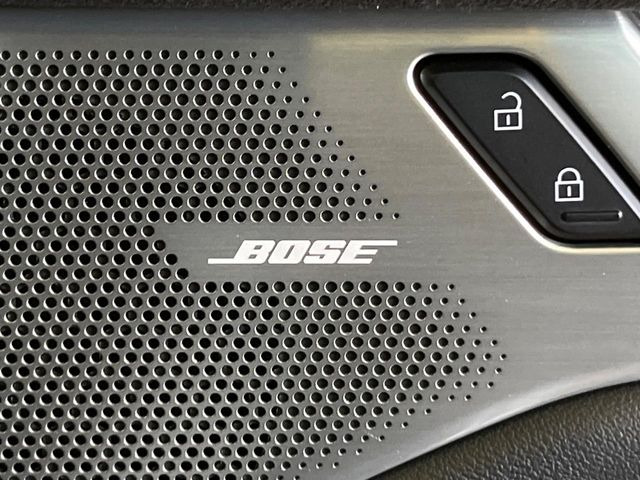 �yBOSE�T�E���h�V�X�e���z���[�J�[�I�v�V�����̍��i�ʃT�E���h�V�X�e���𓋍ځB��p�̃`���[�j���O���{���ꂽ�召�l�X�ȃX�s�[�J�[����ǎ��ȃT�E���h���t�ł��A�Տꊴ���ӂ�鉹����Ԃ����o���܂��B