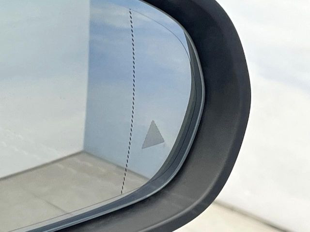 ���u���C���h�A�V�X�g�Z���T�[:���p����̎Ԃ����m���A�h���C�o�[���Ԑ��ύX���s���ۂɁA�x�����Ƌ��ɒ��ӂ𑣂��Ă������S�x���@�\�ł�!