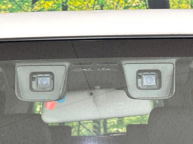 �y�X�Y�L �f���A���J�����u���[�L�T�|�[�g�z���s���ɑO���̎ԗ�����F�����A�Փ˂������Ȏ��͌x��ƃu���[�L�ŏՓˉ���Ɣ�Q�y�����A�V�X�g�B�����S�Ƀh���C�u�����y���݂��������܂��B