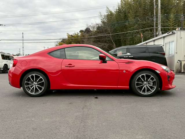 ���X�݌ɂ͊O���A�����N���[�j���O��ɓW�����A�����Ď��̏C�����̗L���A���[�^�[��������̗L������O�ҋ@�ւɂ�錟����S����{���Ă���܂��B�Ԍ��A�����A����h�������ЂőΉ��ł��܂��̂ł����S���������B