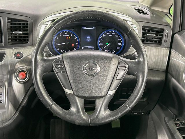 �y�����v�����X�e�A�����O�z�㎿�Ȋv���g�p���邱�ƂŁA��ɂ����������݂ƂĂ��^�]���₷���n���h���ł���