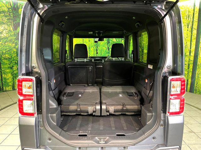 ���i�̂���������ʋ΁A���}���ɏ\���ȉ׎��X�y�[�X���m�ۂ��Ă���܂��B�Z�J���h�V�[�g��|���ƁA�傫�ȉו��̐ύڂ��\�ł���