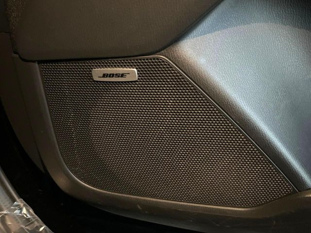 �yBOSE�T�E���h�V�X�e���z���[�J�[�I�v�V�����̍��i�ʃT�E���h�V�X�e���𓋍ځB��p�̃`���[�j���O���{���ꂽ�召�l�X�ȃX�s�[�J�[����ǎ��ȃT�E���h���t�ł��A�Տꊴ���ӂ�鉹����Ԃ����o���܂��B