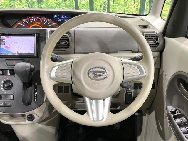 ステアリングも使用感が少なく、きれいな状態となっております♪