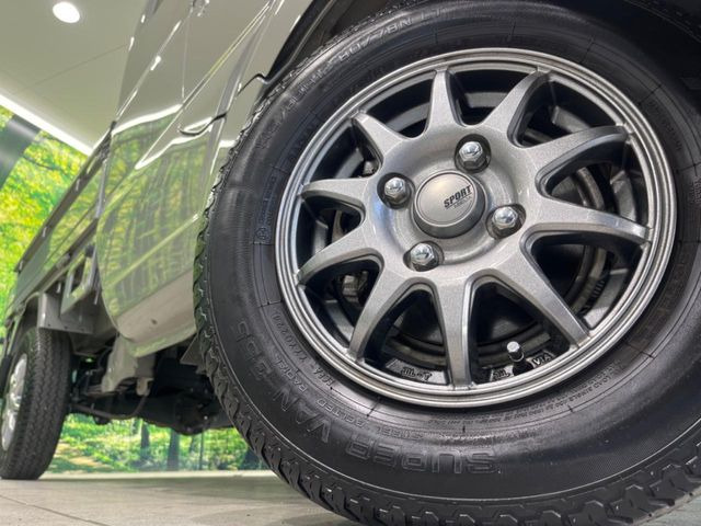 �y12�C���`�A���~�z�C�[���z�O�ςɃ}�b�`�����A���~�z�C�[���𑕒����Ă���܂��B�e��A���~�z�C�[����A�X�^�b�h���X�^�C�����戵�����Ă���܂��B���񂲑��k����������