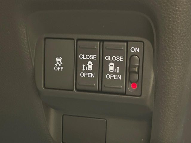 �y�����p���[�X���C�h�h�A�z�X�}�[�g�L�[��^�]�Ȃ̃X�C�b�`�Ō�ȗ����X���C�h�h�A�̊J���\���d��������͂����ăh�A���J����K�v�������A�����Ȃ��q�l�ł��ȒP�ɊJ���߂ł����K�ł���