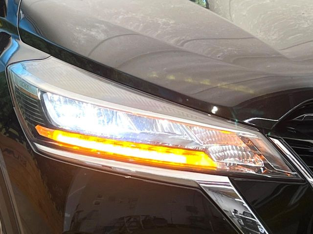 �yLED�w�b�h���C�g�z���V����ԑ��s�����ǍD�Ȏ��E���m�ۂ����S���ĉ^�]�ł��鍂�P�xLED�w�b�h���C�g�𑕔�!�_�����x�������A����d�͂��}�����Ă��܂��B