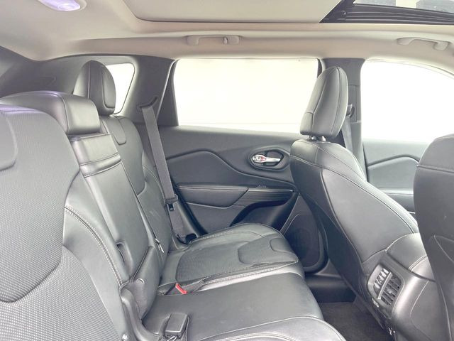 ���㕔���Ȃ��C�ɂȂ�悤�ȃL�Y�E�����ւ��蓙�A�傫�ȃ_���[�W�͂Ȃ��A�ǍD�ȏ�Ԃł��B