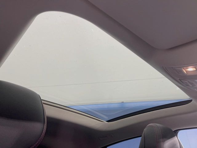 ���p�m���~�b�N�X���C�f�B���O���[�t::�唗�͂̃p�m���}���[�t�́A�㕔���Ȃɂ܂ő����Ă���A�J���I�ȋ�Ԃ����y���݂��������܂��B