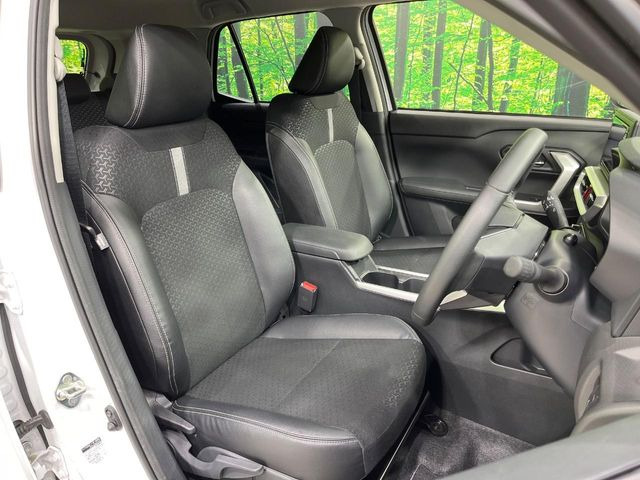 運転席シート廻りは使用感も少なく、良好な状態となっています。丁寧に使われていたことがよくわかりますね。