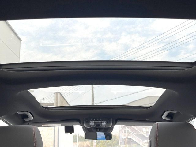 ���p�m���~�b�N�X���C�f�B���O���[�t::�唗�͂̃p�m���}���[�t�́A�㕔���Ȃɂ܂ő����Ă���A�J���I�ȋ�Ԃ����y���݂��������܂��B