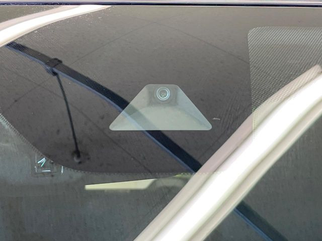 �y�C���e���W�F���g�G�}�[�W�F���V�[�u���[�L�z�t�����g�J�����őO���̎ԗ�����s�҂����m�B�Փ˂������Ȏ��͏Փ˔�Q�y���u���[�L���쓮�A�Փˉ�����T�|�[�g�B�����S�Ƀh���C�u�����y���݂��������܂��B