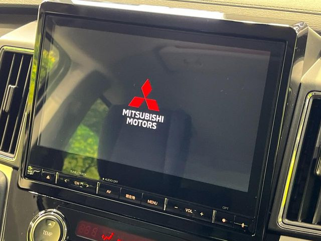 【純正10型ナビ】人気の純正ナビを装備。オーディオ機能も充実しており、Bluetooth接続すればお持ちのスマホやMP3プレイヤーの音楽を再生可能!毎日の運転がさらに楽しくなります!!