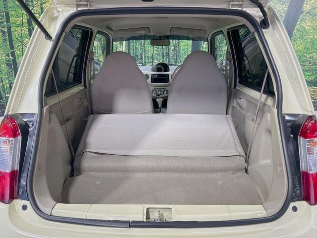 ���i�̂���������ʋ΁A���}���ɏ\���ȉ׎��X�y�[�X���m�ۂ��Ă���܂��B�Z�J���h�V�[�g��|���ƁA�傫�ȉו��̐ύڂ��\�ł���