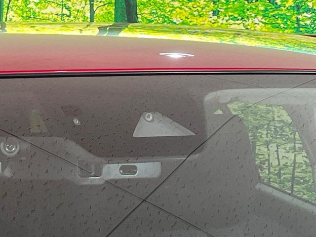 �y�X�}�[�g�u���[�L�T�|�[�g�z���s���ɑO���̎ԗ�����F�����A�Փ˂������Ȏ��͌x��ƃu���[�L�ŏՓˉ���Ɣ�Q�y�����A�V�X�g�B�����S�Ƀh���C�u�����y���݂��������܂��B