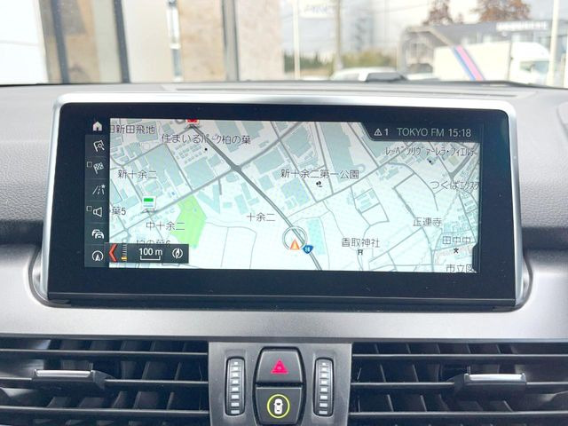 �������i�r:��̊��̂���i�r�́A����������ԓ������o���Ă���܂��B�I�[�f�B�I�@�\���[�����Ă���܂��̂ŁA�^�]�����y���߂܂���