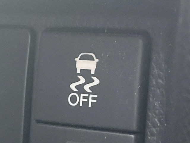 �y������h�~���u�z�ԗ��̉���������m����ƁA�����I�Ɏԗ��̐i�s������ۂ悤�Ɏԗ��𐧌䂵�܂��B�J�̓��ȂǊ���₷���H�ʏ󋵂ł����S�ȉ^�]���\�ł��B