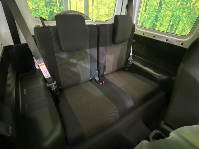 ���i���ȃI���W�i���t���A�}�b�g���I�v�V�����ɂĂ��p�ӂ��Ă���܂��B���D���ȃf�U�C����J���[�����Ԃɍ��킹�đI��ł����������Ƃ��ł��܂���