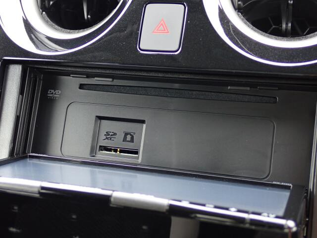 CD�ŉ��y���y���ނ��Ƃ��ł��܂��B