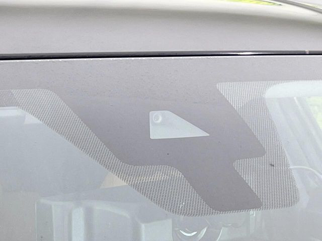 �y�G�}�[�W�F���V�[�u���[�L�z���s���ɑO���̎ԗ�����F�����A�Փ˂������Ȏ��͌x��ƃu���[�L�ŏՓˉ���Ɣ�Q�y�����A�V�X�g�B�����S�Ƀh���C�u�����y���݂��������܂��B