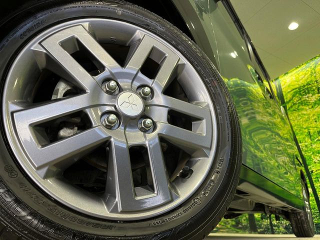 �y����15�C���`�A���~�z�C�[���z�O�ςɃ}�b�`���������A���~�z�C�[���𑕒����Ă���܂��B�e��ЊO�A���~�z�C�[����A�X�^�b�h���X�^�C�����戵�����Ă���܂��B���񂲑��k����������