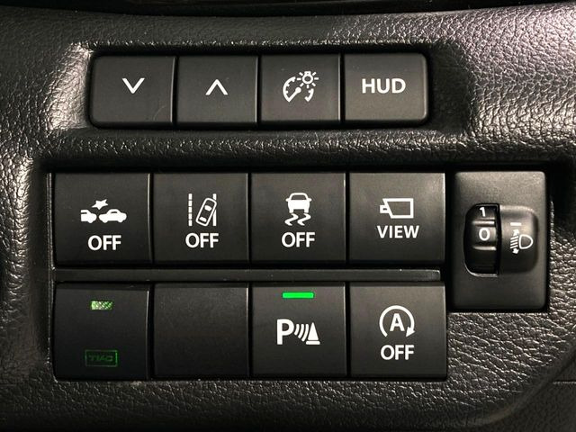 【スズキ セーフティサポート】走行中に前方の車両等を認識し、衝突しそうな時は警報とブレーキで衝突回避と被害軽減をアシスト。より安全にドライブをお楽しみいただけます。