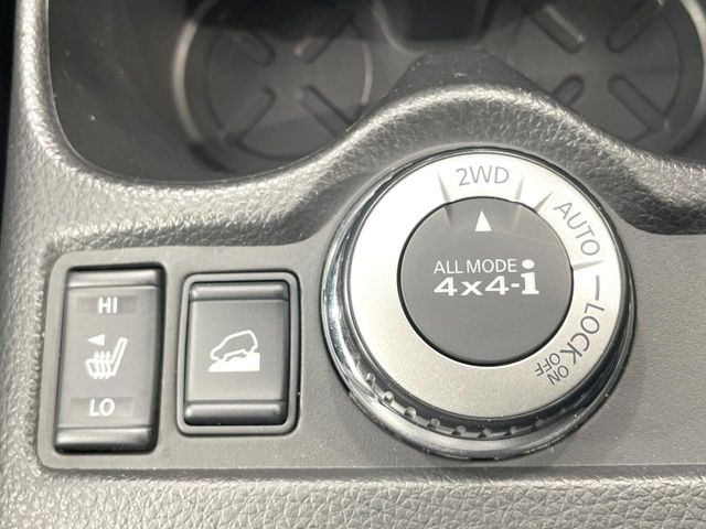 �y�I�[�����[�h4&times;4�z2WD/4WD���[�h����y�ɐ؂�ւ��\�B�R��d����2WD�A�X�^�b�N���ɖ𗧂�LOCK�AAUTO���[�h�ł�4WD�̔z���������Œ������A�H�ʏ󋵂��킸���肵��������T�|�[�g�B