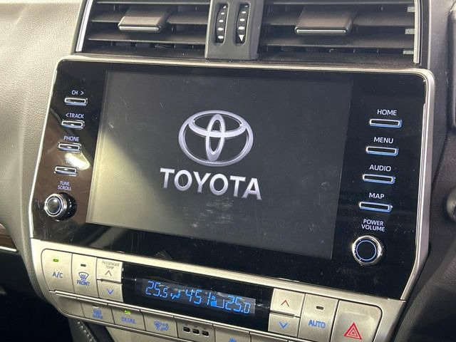 【純正9型ナビ】人気の純正ナビを装備。オーディオ機能も充実しており、Bluetooth接続すればお持ちのスマホやMP3プレイヤーの音楽を再生可能!毎日の運転がさらに楽しくなります!!