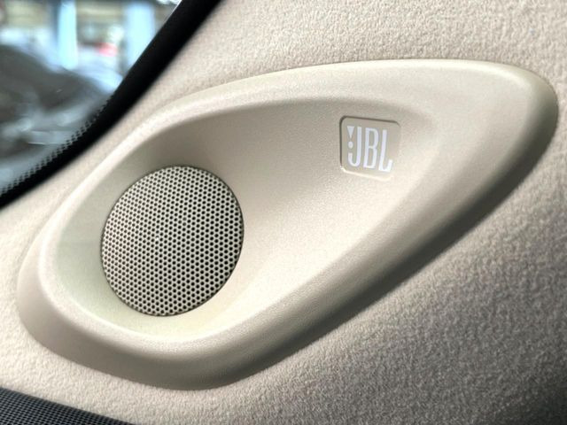 【JBLサウンドシステム付き純正ナビ】充実のナビ機能はもちろん、高度なチューニング能力が搭載されており、高音質な音楽をお楽しみいただけます♪