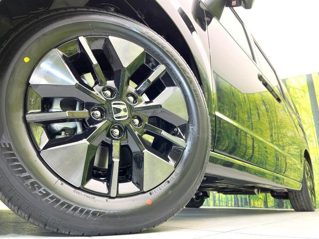 �y����16�C���`�A���~�z�C�[���z�O�ςɃ}�b�`���������A���~�z�C�[���𑕒����Ă���܂��B�e��ЊO�A���~�z�C�[����A�X�^�b�h���X�^�C�����戵�����Ă���܂��B���񂲑��k����������