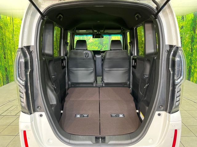 ���i�̂���������ʋ΁A���}���ɏ\���ȉ׎��X�y�[�X���m�ۂ��Ă���܂��B�Z�J���h�V�[�g��|���ƁA�傫�ȉו��̐ύڂ��\�ł���