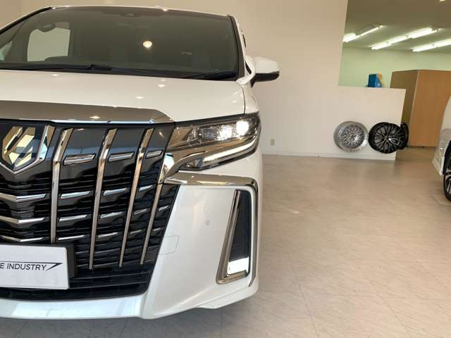 ��ԑ��s��R�����s�ł����E�ǍD��LED�w�b�h���C�g&LED�t�H�O�����v�t��!