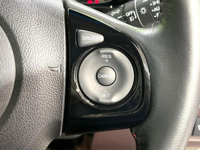 �y�N���[�Y�R���g���[���z�������H�����N���N���s�B�A�N�Z���𗣂��Ă���葬�x�ő��s���ł��A�������^�]���̕��S���y��!�����E�������ȒP�ȃX�C�b�`����Œ����ł��܂��B