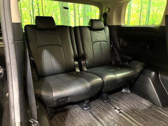 3列目シートはもちろん状態良好☆大人でもゆったりと座って頂けますので、大人数でのお出かけもラクラクです♪ご家族で、気の知れた仲間で、ドライブに行くのが楽しみですね♪