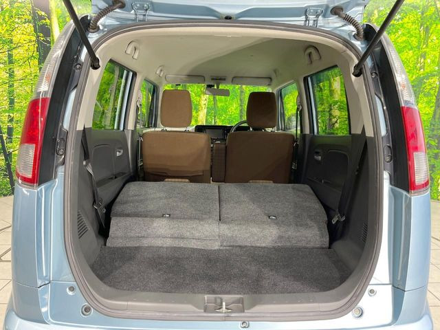 ���i�̂���������ʋ΁A���}���ɏ\���ȉ׎��X�y�[�X���m�ۂ��Ă���܂��B�Z�J���h�V�[�g��|���ƁA�傫�ȉו��̐ύڂ��\�ł���