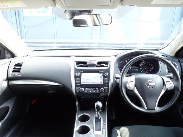 �C���p�l�摜�ɂȂ�܂��B�ԓ��͐��Ǝ҂ɂĎ����N���[�j���O�{�H�ς݂Ȃ̂ŁA��ϐ����ł��B