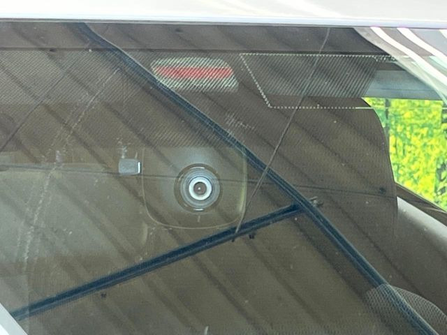 【ドライブレコーダー】ドライブレコーダー装備!走行中はもちろん、あおり運転や事故に遭遇した際、映像で記録し、万一のリスクに備えます。※記録用SDカードはお客様ご自身でご準備いただく必要があります。