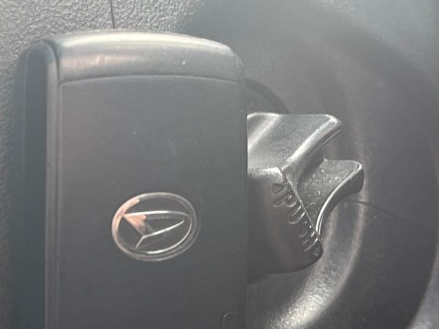 �y�L�[�t���[�V�X�e���z�J�o����|�P�b�g�ɓ��ꂽ�܂܂ł��h�A�̎{���E�������\�ȃX�}�[�g�L�[�𑕔��B�G���W���̃I���E�I�t�����J�M�����o���K�v����������Ƃ��Ă��֗��ł���