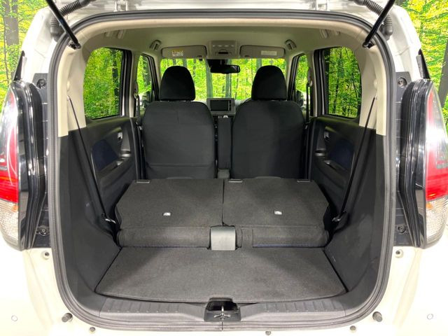 ���i�̂���������ʋ΁A���}���ɏ\���ȉ׎��X�y�[�X���m�ۂ��Ă���܂��B�Z�J���h�V�[�g��|���ƁA�傫�ȉו��̐ύڂ��\�ł���