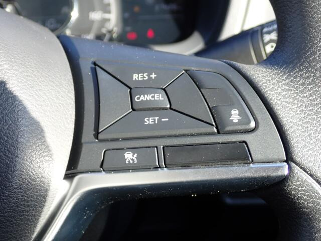 �y�N���[�Y�R���g���[���z�������H�ł̒��������s���y�ɁB�A�N�Z���y�_���𓥂܂��Ɏԑ������ɕۂ��Ƃ��\�ł��B�O���̎ԗ������m���ĎԊԂ�ۂ悤�ɑ��x���߂��Ă���܂�!!