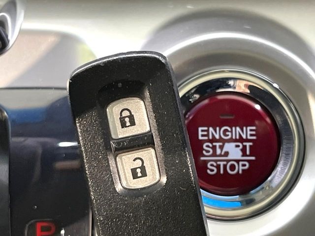 �yHonda�X�}�[�g�L�[�z�J�o����|�P�b�g�ɓ��ꂽ�܂܂ł��h�A�̎{���E�������\�ȃX�}�[�g�L�[�𑕔��B�G���W���̃I���E�I�t�����J�M�����o���K�v����������Ƃ��Ă��֗��ł���