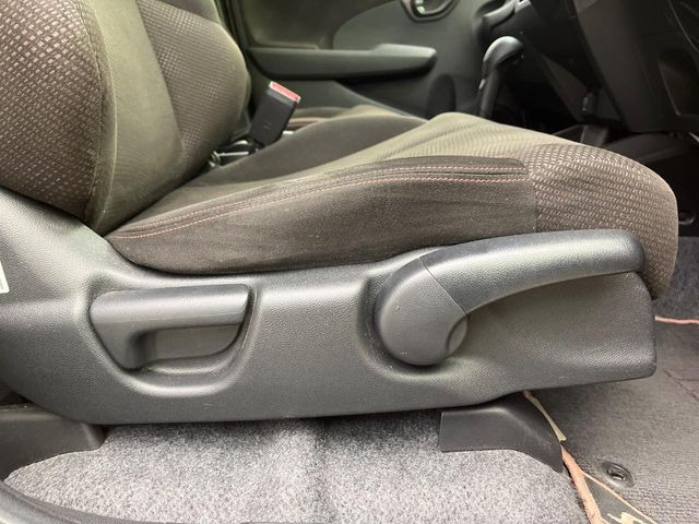 �y�V�[�g���t�^�[�z�V�[�g���ʂ̈ʒu���㉺�ɒ����ł���V�[�g���t�^�[�𑕔��B�啿�ȕ��������ȕ����œK�ȃh���C�r���O�|�W�V�����ŉ^�]�ł��܂��B