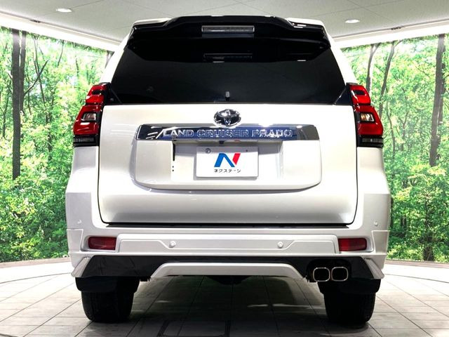 安心の最長10年・走行無制限保証(有償)をご用意。保証内容も充実はもちろん、無料点検&オイル交換や、年中無休の全国・24時間ロードサービスも付帯されておりますのでご安心下さい。