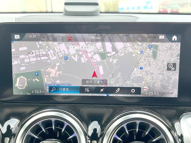 �������i�r:��̊��̂���i�r�́A����������ԓ������o���Ă���܂��B�I�[�f�B�I�@�\���[�����Ă���܂��̂ŁA�^�]�����y���߂܂���