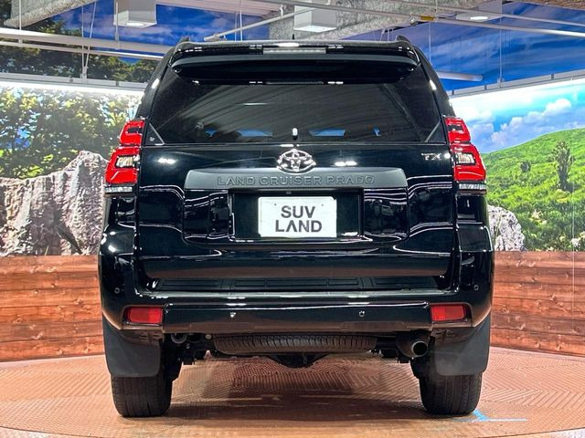 安心の最長10年・走行無制限保証(有償)をご用意。保証内容も充実はもちろん、無料点検&オイル交換や、年中無休の全国・24時間ロードサービスも付帯されておりますのでご安心下さい。